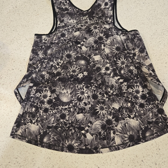 Lululemon Athletica Black and White Floral Athletic Tank Top - Picture 3 of 5